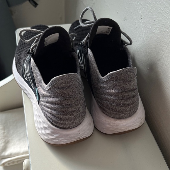 New Balance Black & Gray Knit Lace-Up Sneakers - Picture 4 of 4